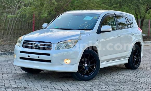 Nunua Imported Toyota RAV4 Nyeupe Gari ndani ya Dar es Salaam nchini Dar es Salaam Nunua Imported Toyota RAV4 Nyeupe Gari ndani ya Dar es Salaam nchini Dar es Salaam