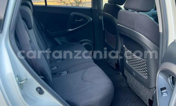 Nunua Imported Toyota RAV4 Nyeupe Gari ndani ya Dar es Salaam nchini Dar es Salaam Nunua Imported Toyota RAV4 Nyeupe Gari ndani ya Dar es Salaam nchini Dar es Salaam