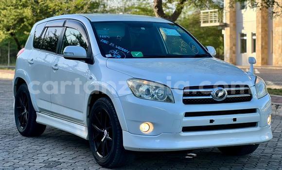 Nunua Imported Toyota RAV4 Nyeupe Gari ndani ya Dar es Salaam nchini Dar es Salaam Nunua Imported Toyota RAV4 Nyeupe Gari ndani ya Dar es Salaam nchini Dar es Salaam