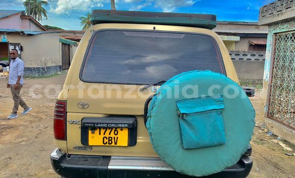 Buy Import Toyota Land Cruiser Other Car in Dar es Salaam in Dar es Salaam Buy Import Toyota Land Cruiser Other Car in Dar es Salaam in Dar es Salaam