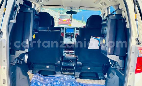 Nunua Ilio tumika Toyota Alphard Nyeupe Gari ndani ya Dar es Salaam nchini Dar es Salaam Nunua Ilio tumika Toyota Alphard Nyeupe Gari ndani ya Dar es Salaam nchini Dar es Salaam