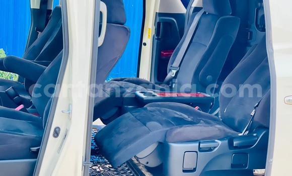 Nunua Ilio tumika Toyota Alphard Nyeupe Gari ndani ya Dar es Salaam nchini Dar es Salaam Nunua Ilio tumika Toyota Alphard Nyeupe Gari ndani ya Dar es Salaam nchini Dar es Salaam