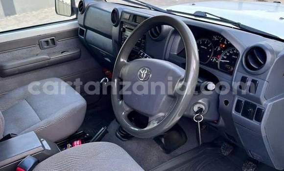 Buy Used Toyota Land Cruiser White Car in Dar es Salaam in Dar es Salaam Buy Used Toyota Land Cruiser White Car in Dar es Salaam in Dar es Salaam