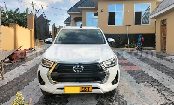 Buy Used Toyota Hilux White Car in Dar es Salaam in Dar es Salaam Buy Used Toyota Hilux White Car in Dar es Salaam in Dar es Salaam
