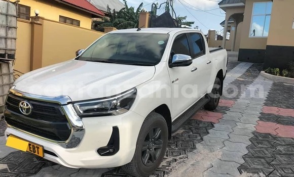 Buy Used Toyota Hilux White Car in Dar es Salaam in Dar es Salaam Buy Used Toyota Hilux White Car in Dar es Salaam in Dar es Salaam