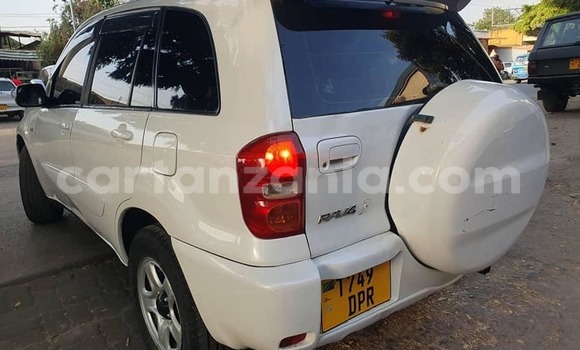 Nunua Ilio tumika Toyota RAV4 Nyeupe Gari ndani ya Dar es Salaam nchini Dar es Salaam Nunua Ilio tumika Toyota RAV4 Nyeupe Gari ndani ya Dar es Salaam nchini Dar es Salaam