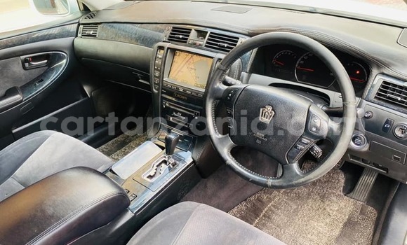 Buy Used Toyota Crown White Car in Dar es Salaam in Dar es Salaam Buy Used Toyota Crown White Car in Dar es Salaam in Dar es Salaam