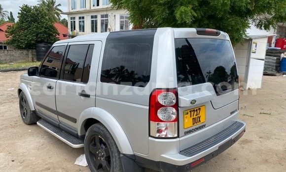 Buy Used Land Rover Discovery Silver Car in Dar es Salaam in Dar es Salaam Buy Used Land Rover Discovery Silver Car in Dar es Salaam in Dar es Salaam