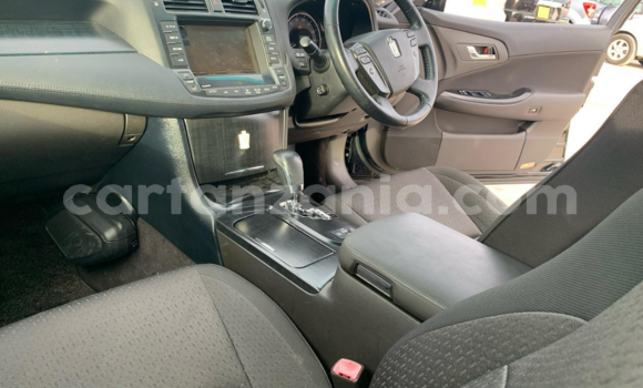 Buy Import Toyota Crown Black Car in Dar es Salaam in Dar es Salaam Buy Import Toyota Crown Black Car in Dar es Salaam in Dar es Salaam