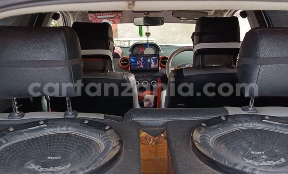 Nunua Ilio tumika Toyota IST Nyeupe Gari ndani ya Dar es Salaam nchini Dar es Salaam Nunua Ilio tumika Toyota IST Nyeupe Gari ndani ya Dar es Salaam nchini Dar es Salaam