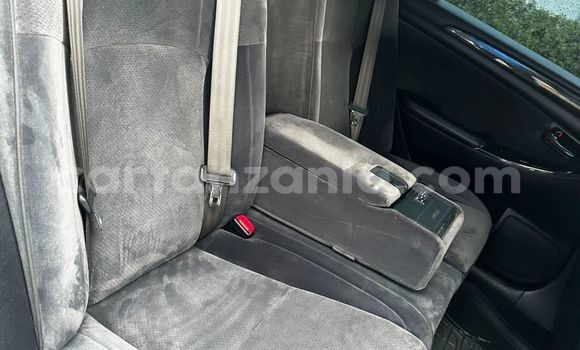 Buy Used Toyota Crown White Car in Dar es Salaam in Dar es Salaam Buy Used Toyota Crown White Car in Dar es Salaam in Dar es Salaam