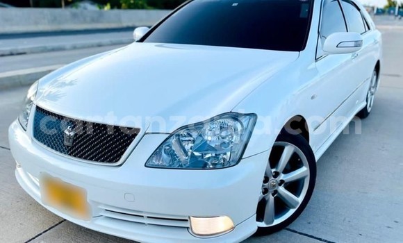 Buy Used Toyota Crown White Car in Dar es Salaam in Dar es Salaam Buy Used Toyota Crown White Car in Dar es Salaam in Dar es Salaam