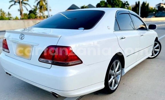 Buy Used Toyota Crown White Car in Dar es Salaam in Dar es Salaam Buy Used Toyota Crown White Car in Dar es Salaam in Dar es Salaam