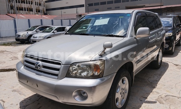 Buy Import Toyota Kluger Silver Car in Dar es Salaam in Dar es Salaam Buy Import Toyota Kluger Silver Car in Dar es Salaam in Dar es Salaam