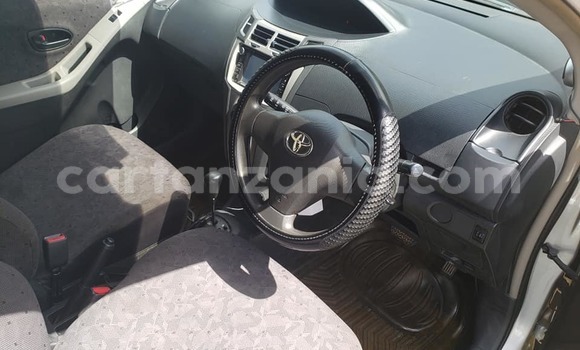Nunua Ilio tumika Toyota Vitz Fedha Gari ndani ya Dar es Salaam nchini Dar es Salaam Nunua Ilio tumika Toyota Vitz Fedha Gari ndani ya Dar es Salaam nchini Dar es Salaam