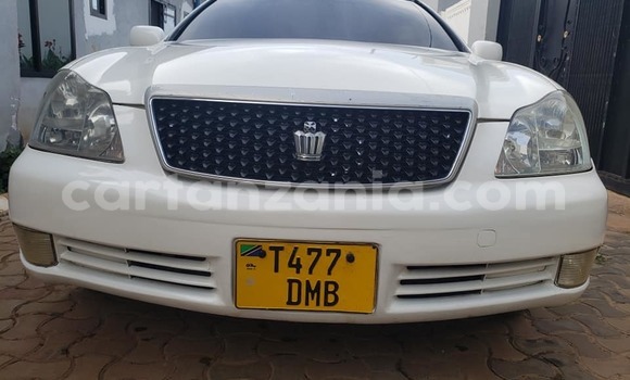 Buy Used Toyota Crown White Car in Dar es Salaam in Dar es Salaam