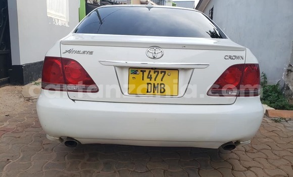 Nunua Ilio tumika Toyota Crown Nyeupe Gari ndani ya Dar es Salaam nchini Dar es Salaam Nunua Ilio tumika Toyota Crown Nyeupe Gari ndani ya Dar es Salaam nchini Dar es Salaam
