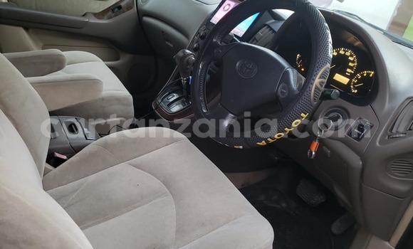 Nunua Ilio tumika Toyota Harrier Nyeusi Gari ndani ya Dar es Salaam nchini Dar es Salaam Nunua Ilio tumika Toyota Harrier Nyeusi Gari ndani ya Dar es Salaam nchini Dar es Salaam