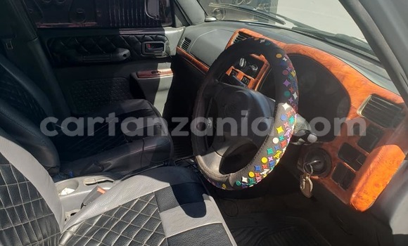Nunua Ilio tumika Toyota RAV4 Nyeupe Gari ndani ya Dar es Salaam nchini Dar es Salaam Nunua Ilio tumika Toyota RAV4 Nyeupe Gari ndani ya Dar es Salaam nchini Dar es Salaam