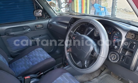 Nunua Ilio tumika Toyota RAV4 Nyekundu Gari ndani ya Dar es Salaam nchini Dar es Salaam Nunua Ilio tumika Toyota RAV4 Nyekundu Gari ndani ya Dar es Salaam nchini Dar es Salaam