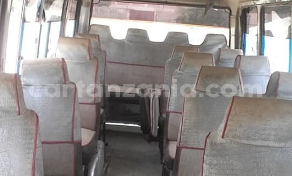 Nunua Ilio tumika Toyota Coaster Bluu Gari ndani ya Dar es Salaam nchini Dar es Salaam Nunua Ilio tumika Toyota Coaster Bluu Gari ndani ya Dar es Salaam nchini Dar es Salaam