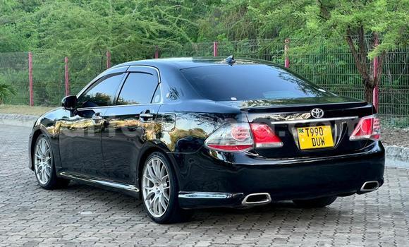 Nunua Ilio tumika Toyota Crown Nyeusi Gari ndani ya Dar es Salaam nchini Dar es Salaam Nunua Ilio tumika Toyota Crown Nyeusi Gari ndani ya Dar es Salaam nchini Dar es Salaam