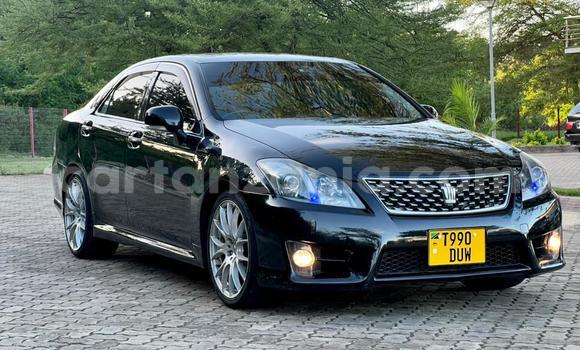 Nunua Ilio tumika Toyota Crown Nyeusi Gari ndani ya Dar es Salaam nchini Dar es Salaam Nunua Ilio tumika Toyota Crown Nyeusi Gari ndani ya Dar es Salaam nchini Dar es Salaam