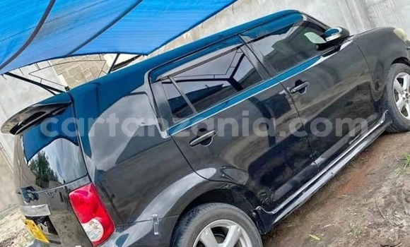 Nunua Ilio tumika Toyota Corolla Rumion Nyeusi Gari ndani ya Dar es Salaam nchini Dar es Salaam