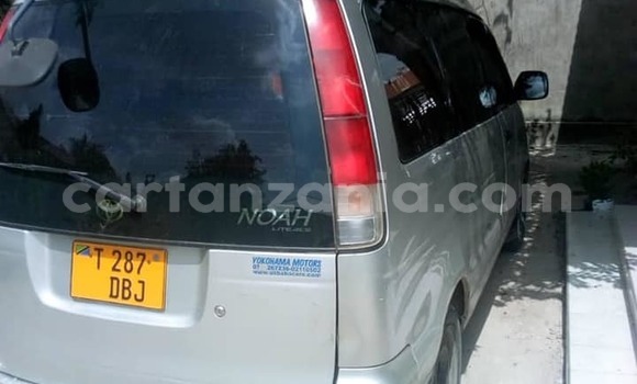 Nunua Ilio tumika Toyota Noah Fedha Gari ndani ya Dar es Salaam nchini Dar es Salaam Nunua Ilio tumika Toyota Noah Fedha Gari ndani ya Dar es Salaam nchini Dar es Salaam