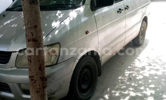 Nunua Ilio tumika Toyota Noah Fedha Gari ndani ya Dar es Salaam nchini Dar es Salaam Nunua Ilio tumika Toyota Noah Fedha Gari ndani ya Dar es Salaam nchini Dar es Salaam