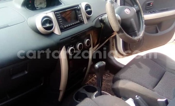 Buy Used Toyota IST White Car in Bariadi in Simiyu Buy Used Toyota IST White Car in Bariadi in Simiyu