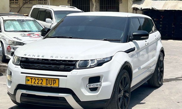 Nunua Ilio tumika Range Rover Evoque Nyeupe Gari ndani ya Dar es Salaam nchini Dar es Salaam