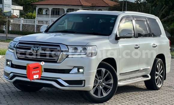 Nunua Ilio tumika Toyota Land Cruiser Nyeupe Gari ndani ya Dar es Salaam nchini Dar es Salaam Nunua Ilio tumika Toyota Land Cruiser Nyeupe Gari ndani ya Dar es Salaam nchini Dar es Salaam