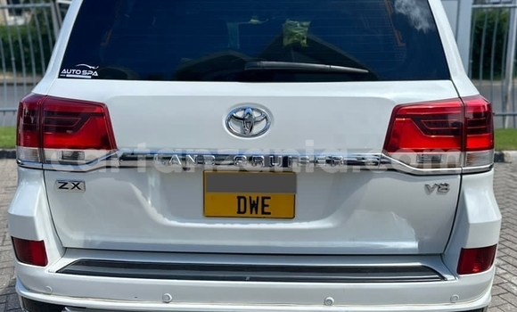 Nunua Ilio tumika Toyota Land Cruiser Nyeupe Gari ndani ya Dar es Salaam nchini Dar es Salaam Nunua Ilio tumika Toyota Land Cruiser Nyeupe Gari ndani ya Dar es Salaam nchini Dar es Salaam