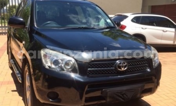 Nunua Ilio tumika Toyota RAV4 Nyeusi Gari ndani ya Dar es Salaam nchini Dar es Salaam