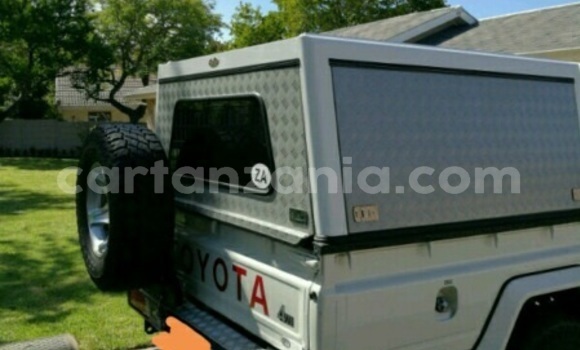 Buy Used Toyota Land Cruiser White Car in Dar es Salaam in Dar es Salaam Buy Used Toyota Land Cruiser White Car in Dar es Salaam in Dar es Salaam