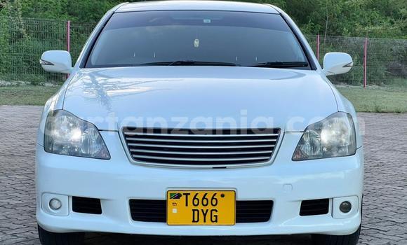 Buy Used Toyota Crown White Car in Dar es Salaam in Dar es Salaam Buy Used Toyota Crown White Car in Dar es Salaam in Dar es Salaam