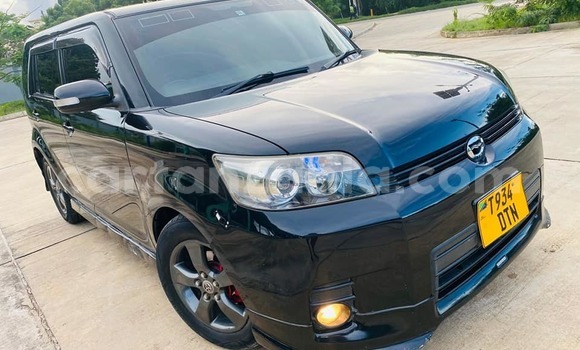 Nunua Ilio tumika Toyota Corolla Rumion Nyeusi Gari ndani ya Dar es Salaam nchini Dar es Salaam