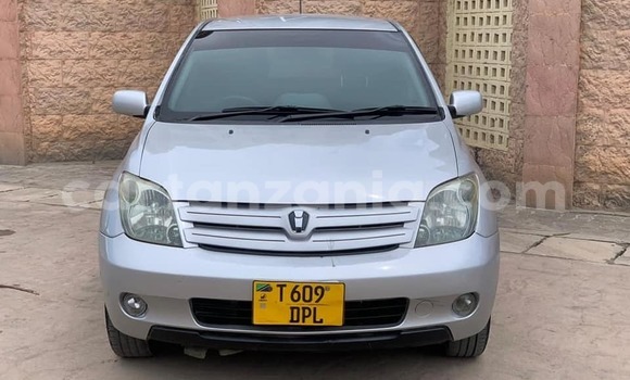 Buy Used Toyota IST Silver Car in Dar es Salaam in Dar es Salaam