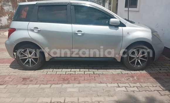 Buy Used Toyota IST Silver Car in Dar es Salaam in Dar es Salaam