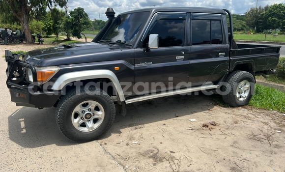 Buy Used Toyota Land Cruiser Black Car in Dar es Salaam in Dar es Salaam