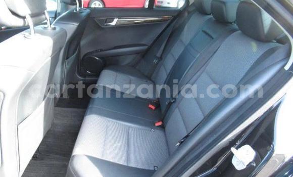 Nunua Mpya Mercedes-Benz C-Classe Nyeusi Gari ndani ya Dar es Salaam nchini Dar es Salaam Nunua Mpya Mercedes-Benz C-Classe Nyeusi Gari ndani ya Dar es Salaam nchini Dar es Salaam