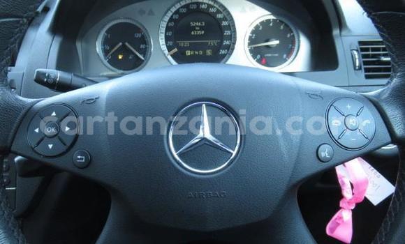 Nunua Mpya Mercedes-Benz C-Classe Nyeusi Gari ndani ya Dar es Salaam nchini Dar es Salaam Nunua Mpya Mercedes-Benz C-Classe Nyeusi Gari ndani ya Dar es Salaam nchini Dar es Salaam
