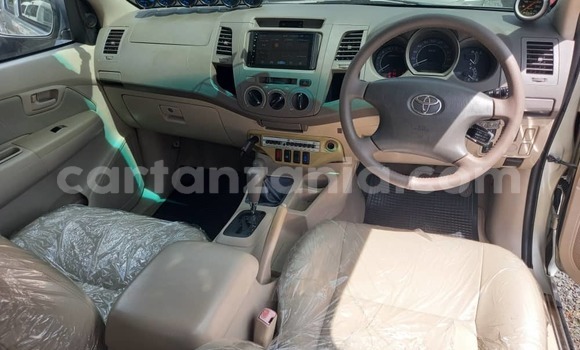 Buy Used Toyota Hilux Silver Car in Dar es Salaam in Dar es Salaam Buy Used Toyota Hilux Silver Car in Dar es Salaam in Dar es Salaam