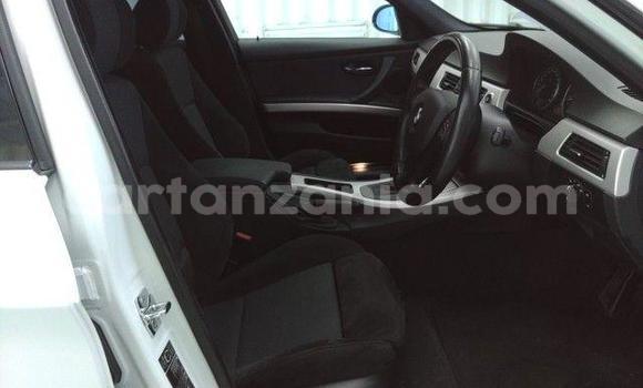 Nunua Imported BMW 3–Series Nyeupe Gari ndani ya Dar es Salaam nchini Dar es Salaam