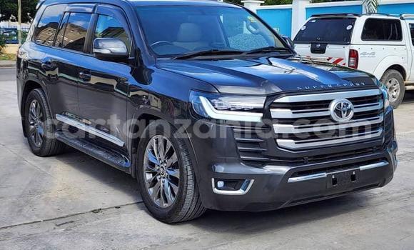 Nunua Imported Toyota Land Cruiser Nyeusi Gari ndani ya Dar es Salaam nchini Dar es Salaam Nunua Imported Toyota Land Cruiser Nyeusi Gari ndani ya Dar es Salaam nchini Dar es Salaam