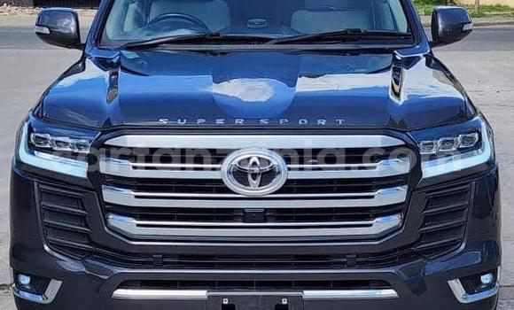 Nunua Imported Toyota Land Cruiser Nyeusi Gari ndani ya Dar es Salaam nchini Dar es Salaam Nunua Imported Toyota Land Cruiser Nyeusi Gari ndani ya Dar es Salaam nchini Dar es Salaam