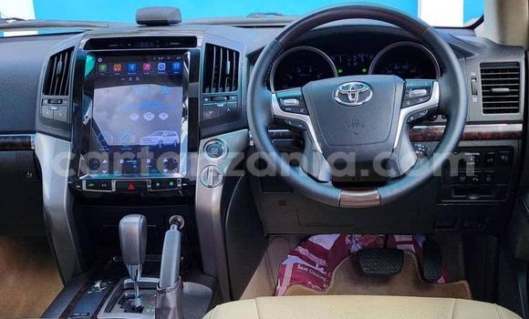 Nunua Imported Toyota Land Cruiser Nyeusi Gari ndani ya Dar es Salaam nchini Dar es Salaam Nunua Imported Toyota Land Cruiser Nyeusi Gari ndani ya Dar es Salaam nchini Dar es Salaam