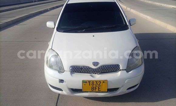Buy Used Toyota Vitz White Car in Dar es Salaam in Dar es Salaam