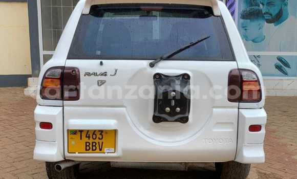 Buy Used Toyota RAV4 White Car in Dar es Salaam in Dar es Salaam Buy Used Toyota RAV4 White Car in Dar es Salaam in Dar es Salaam